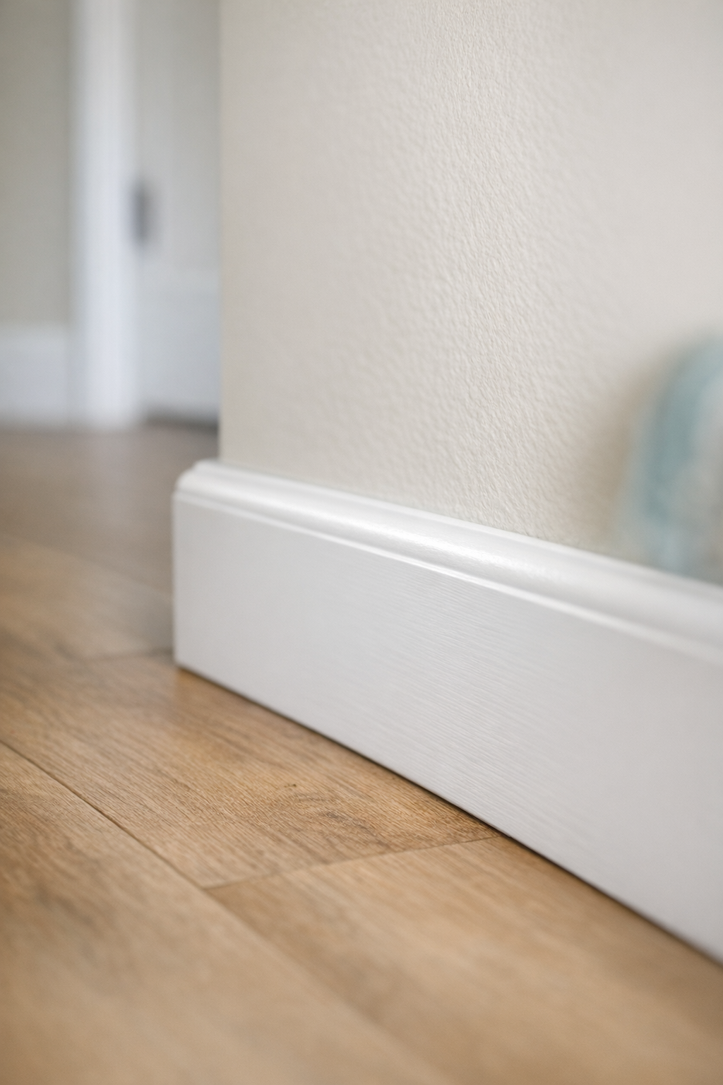 Eased-Edge Soft Simple Trim