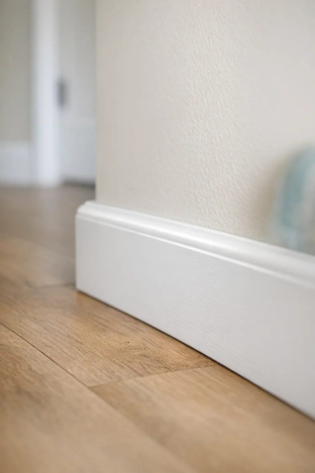 Eased-Edge Soft Simple Trim